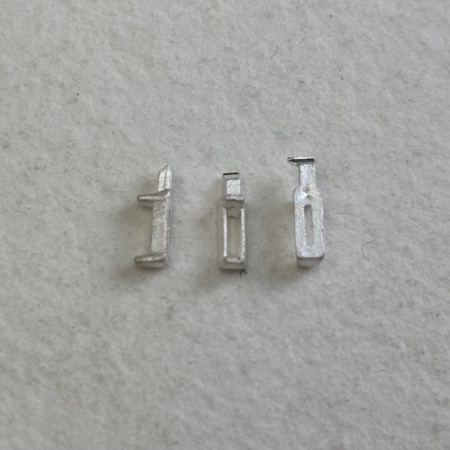 4mm x 1.5mm Baguette semi collet sterling silver cast stone setting