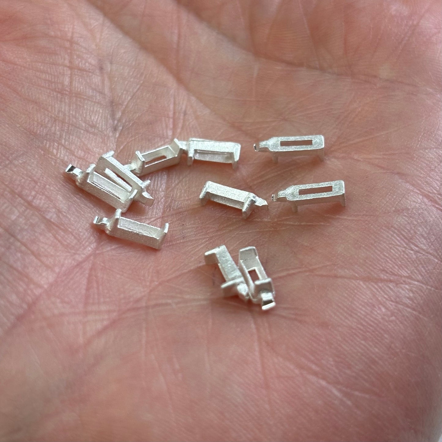 5mm x 1.5mm Baguette semi collet sterling silver cast stone setting
