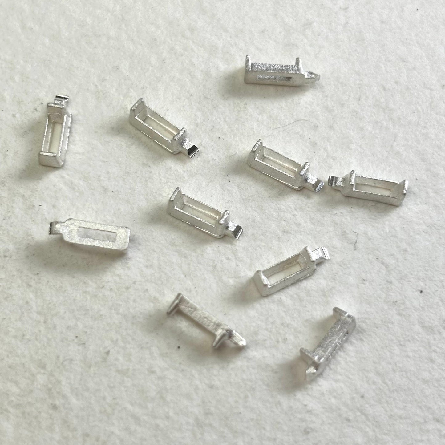 5mm x 1.5mm Baguette semi collet sterling silver cast stone setting
