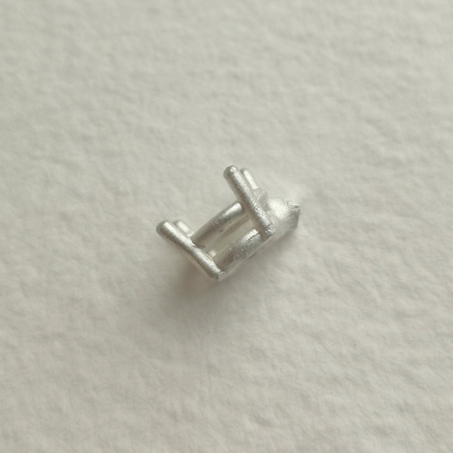 6mm Round 4 claw sterling silver cast stone setting