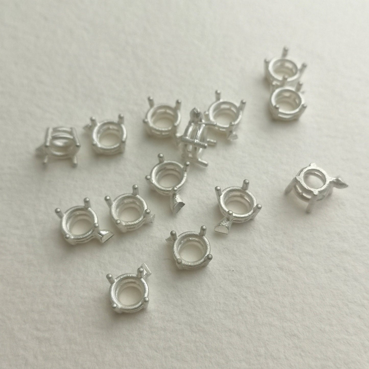 6mm Round 4 claw sterling silver cast stone setting