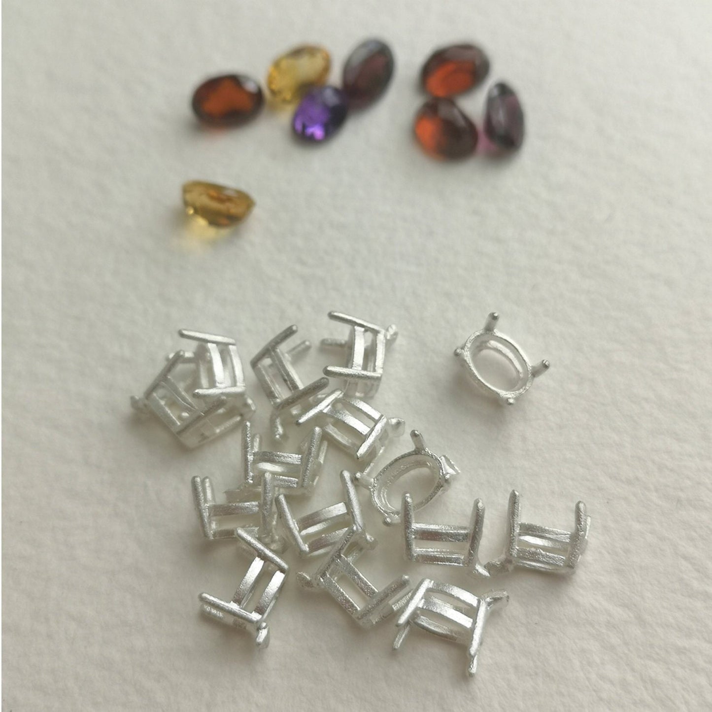 6x4mm / 7x5mm Oval 4 claw sterling silver cast stone setting