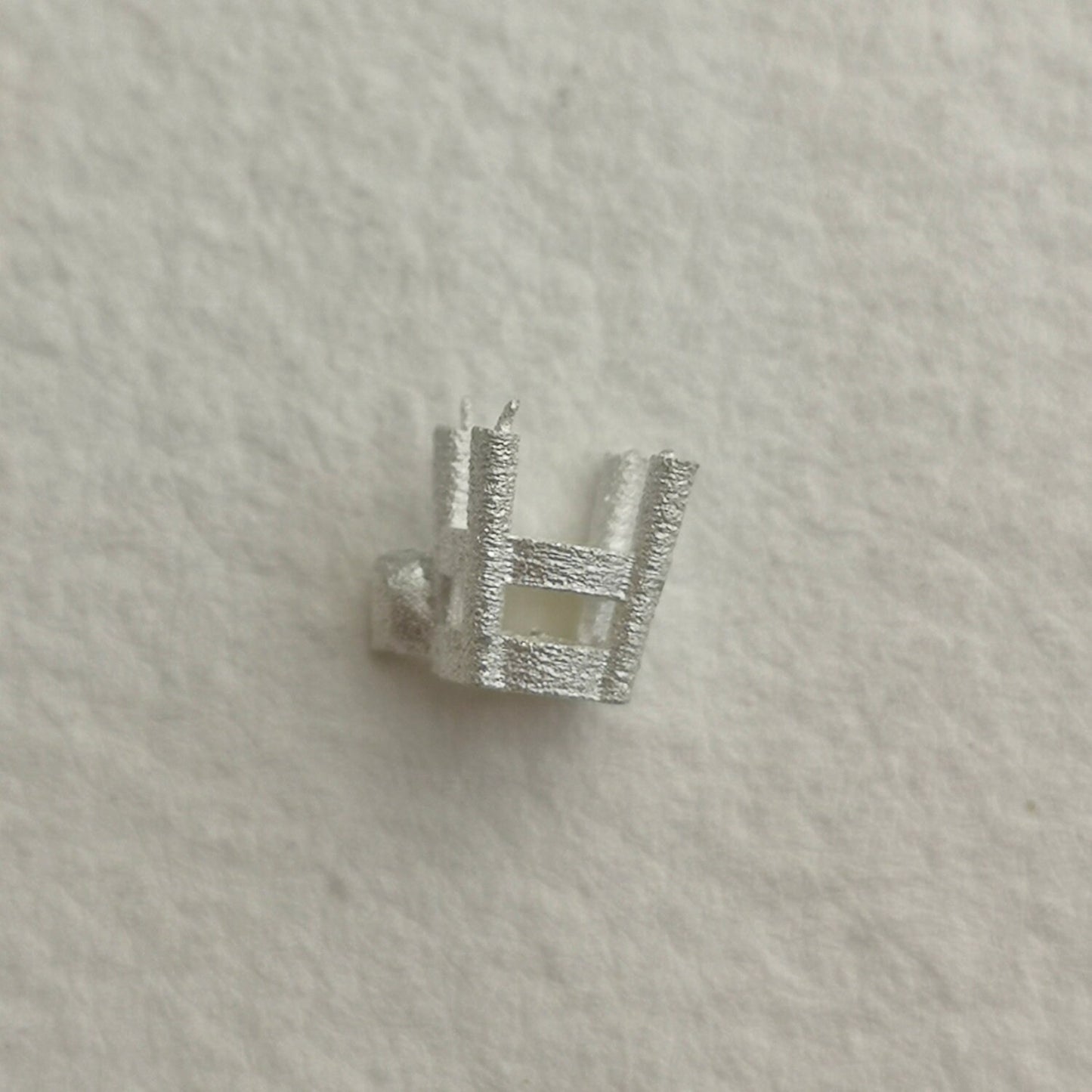 5mm Round 4 claw sterling silver cast stone setting