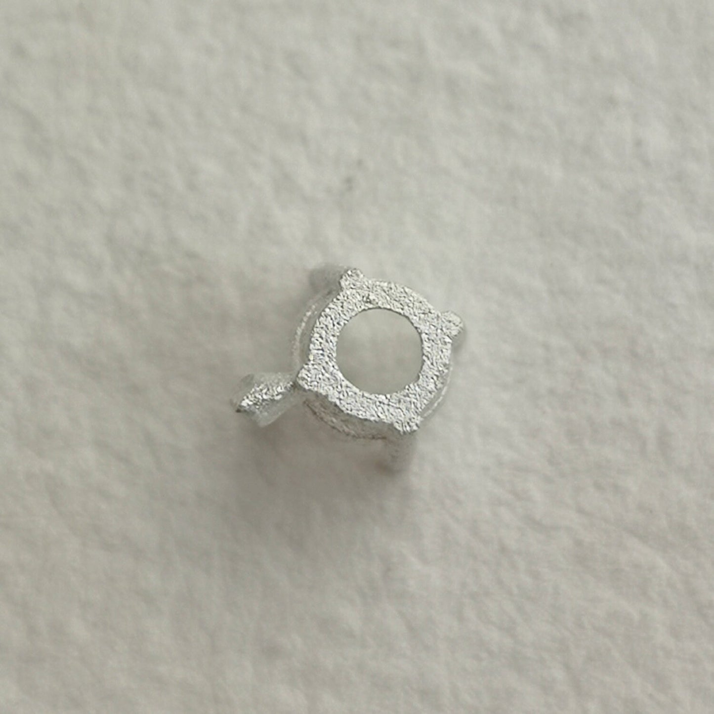5mm Round 4 claw sterling silver cast stone setting