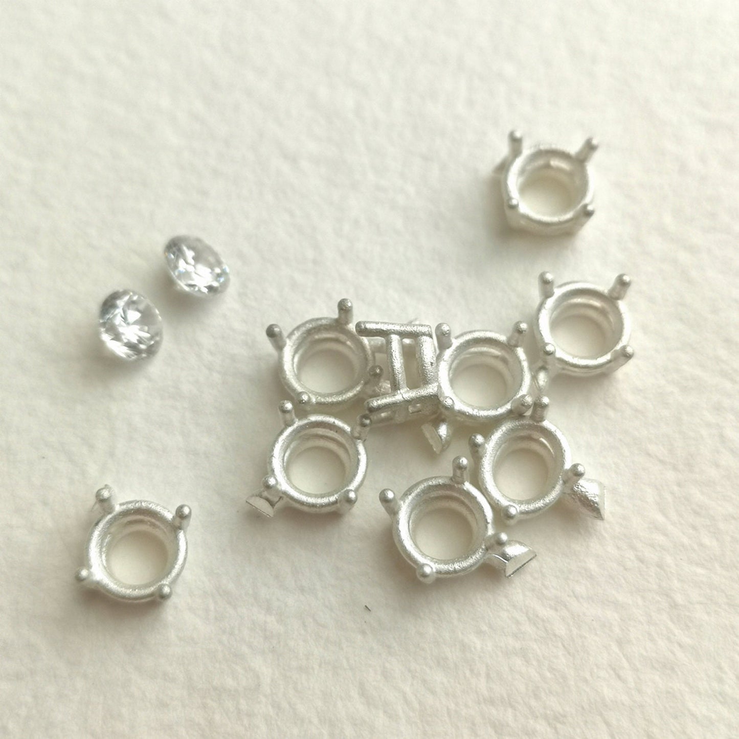 6mm Round 4 claw sterling silver cast stone setting