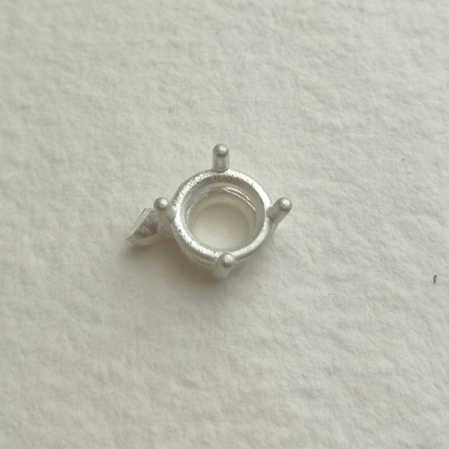 6mm Round 4 claw sterling silver cast stone setting