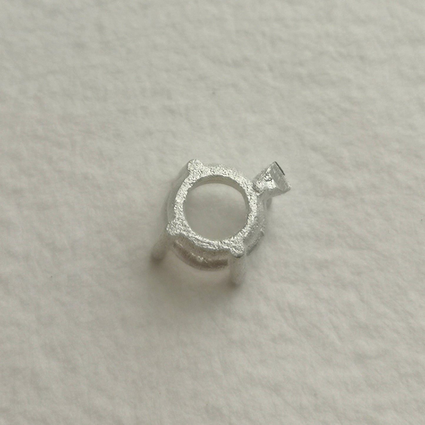 6mm Round 4 claw sterling silver cast stone setting