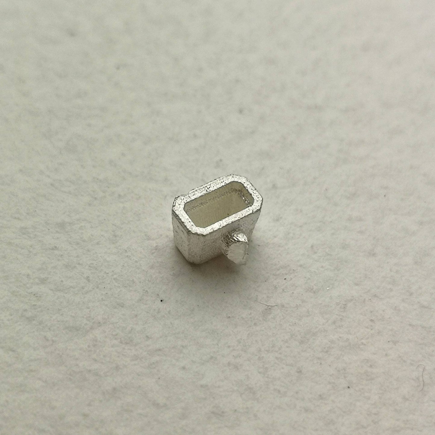 4x2mm Octagon / Emerald collet sterling silver cast stone setting