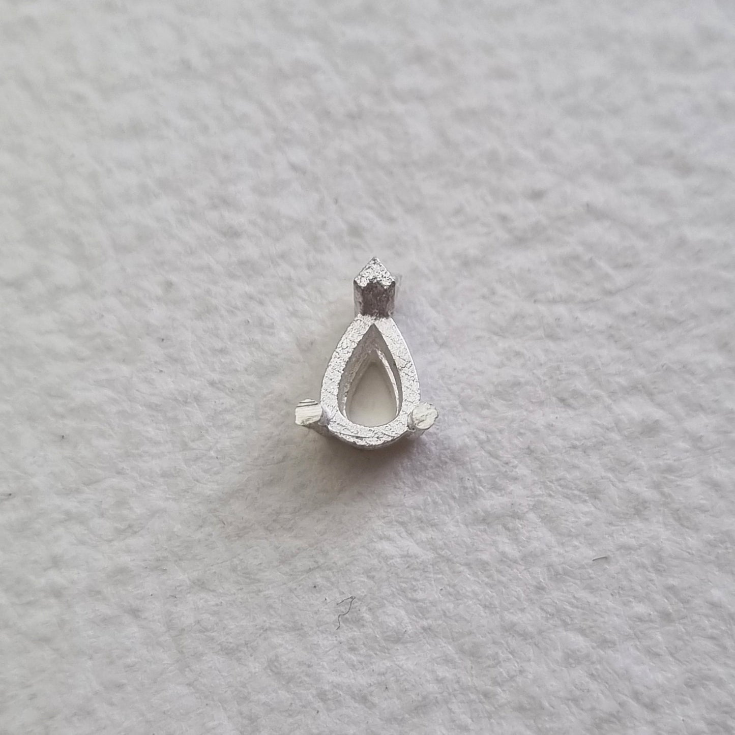 6x4mm Pear 3 claw sterling silver cast stone setting