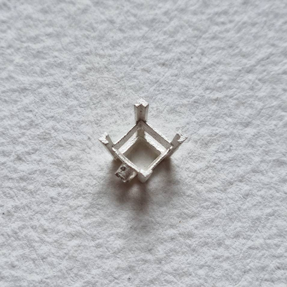 5mm Square 4 claw sterling silver cast stone setting