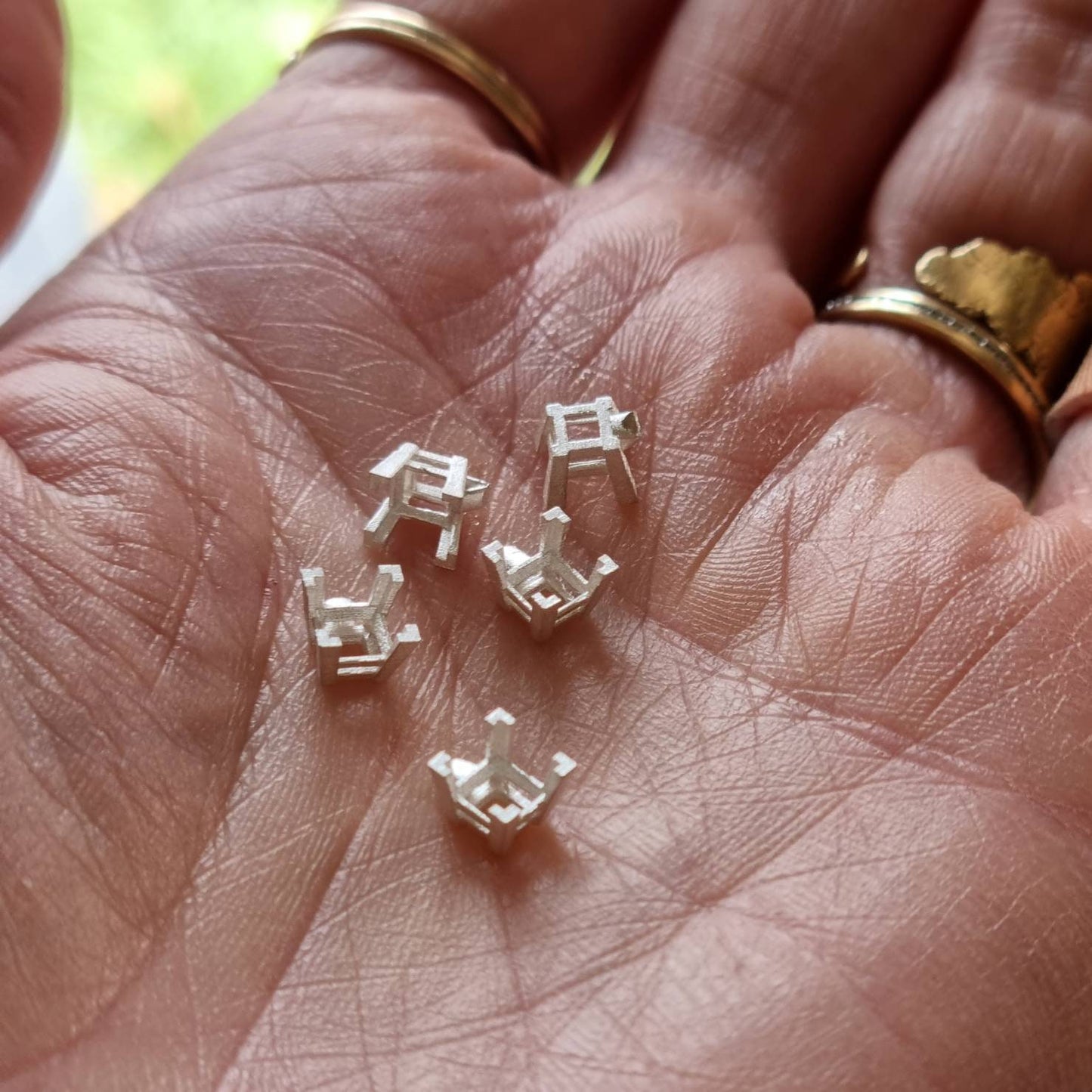 4mm Square 4 claw sterling silver cast stone setting