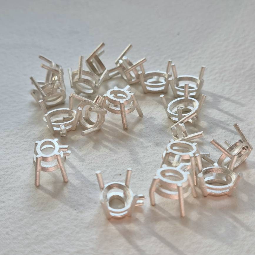 10x8mm Oval 4 claw sterling silver cast setting