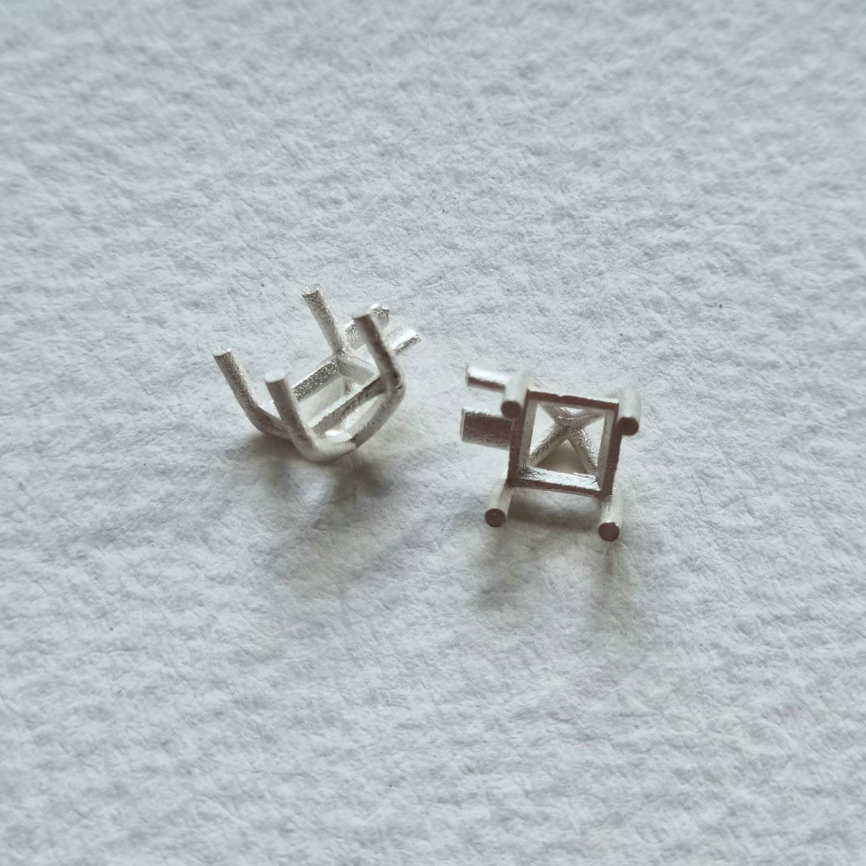 5mm Square 4 claw basket sterling silver cast stone setting