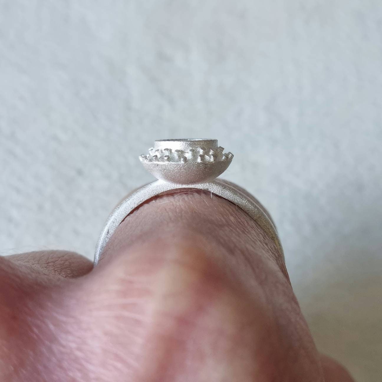 6mm Round collet / 1.5mm grain set halo sterling silver cast ring blank