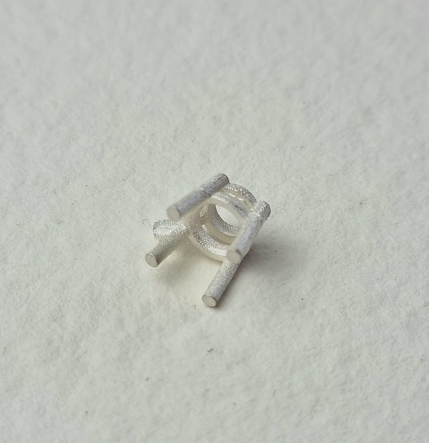 6mm Round 4 claw sterling silver cast stone setting