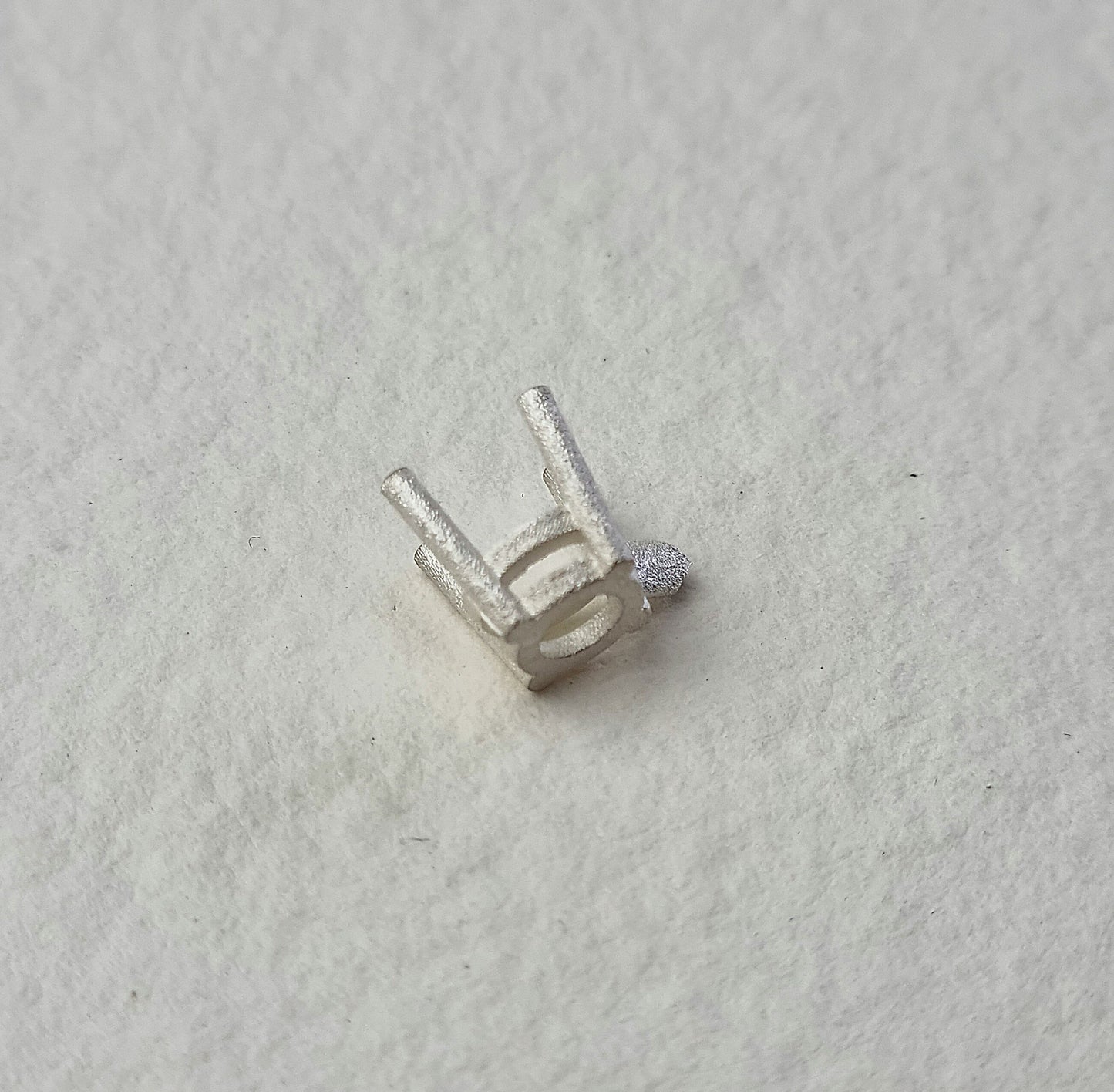 6mm Round 4 claw sterling silver cast stone setting