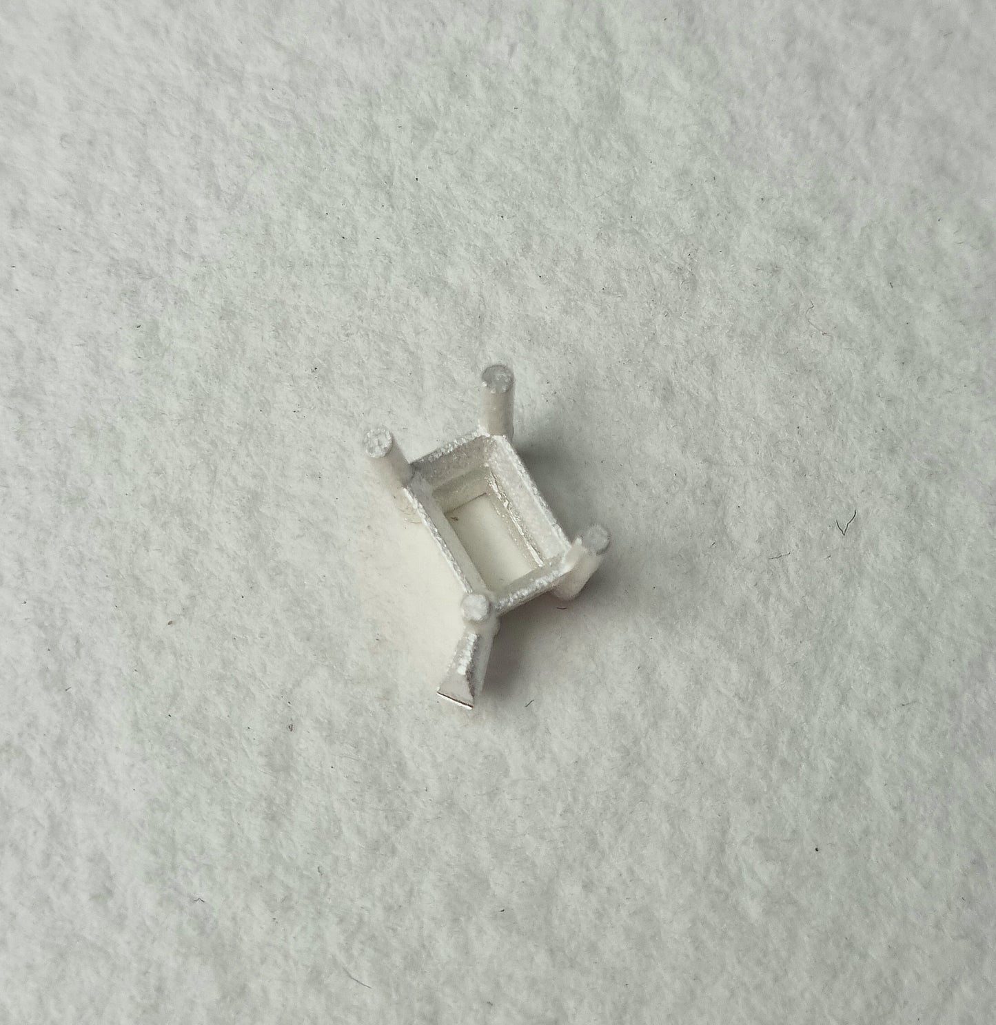 6x4mm Octagon/ Emerald claw sterling silver cast stone Setting
