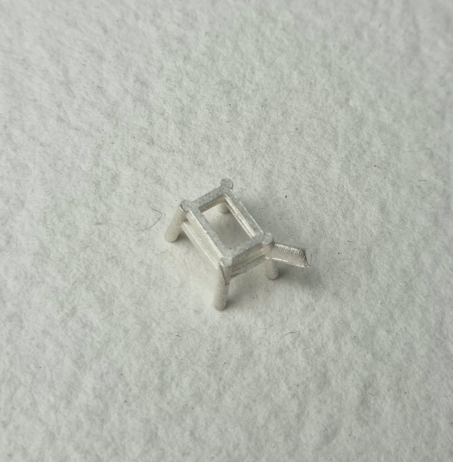 7x5mm Octagon / Emerald 4 claw sterling silver cast setting