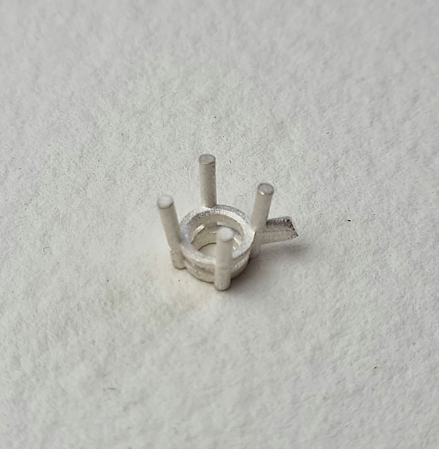 6mm Round 4 claw sterling silver cast stone setting