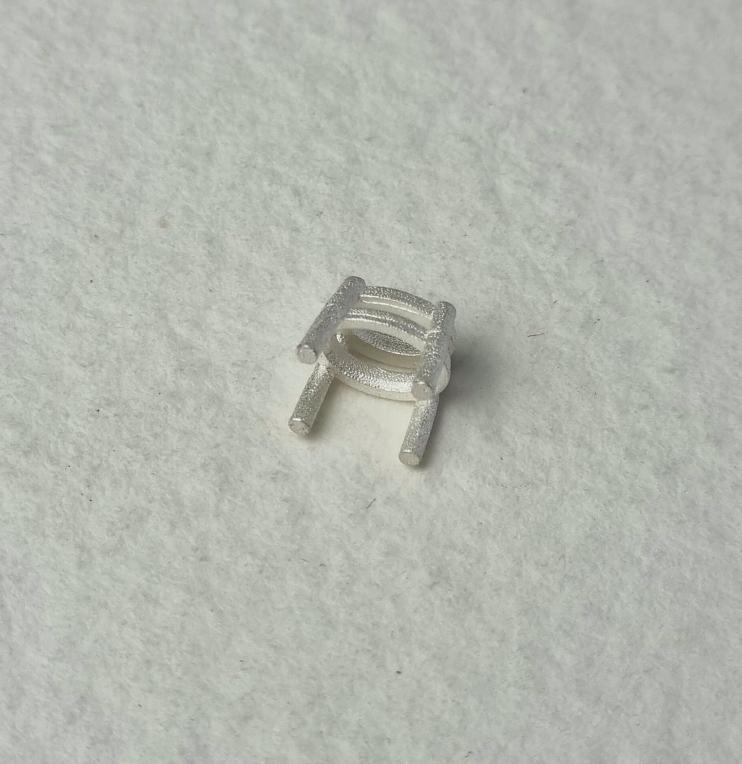 7x5mm Oval 4 claw sterling silver cast stone setting