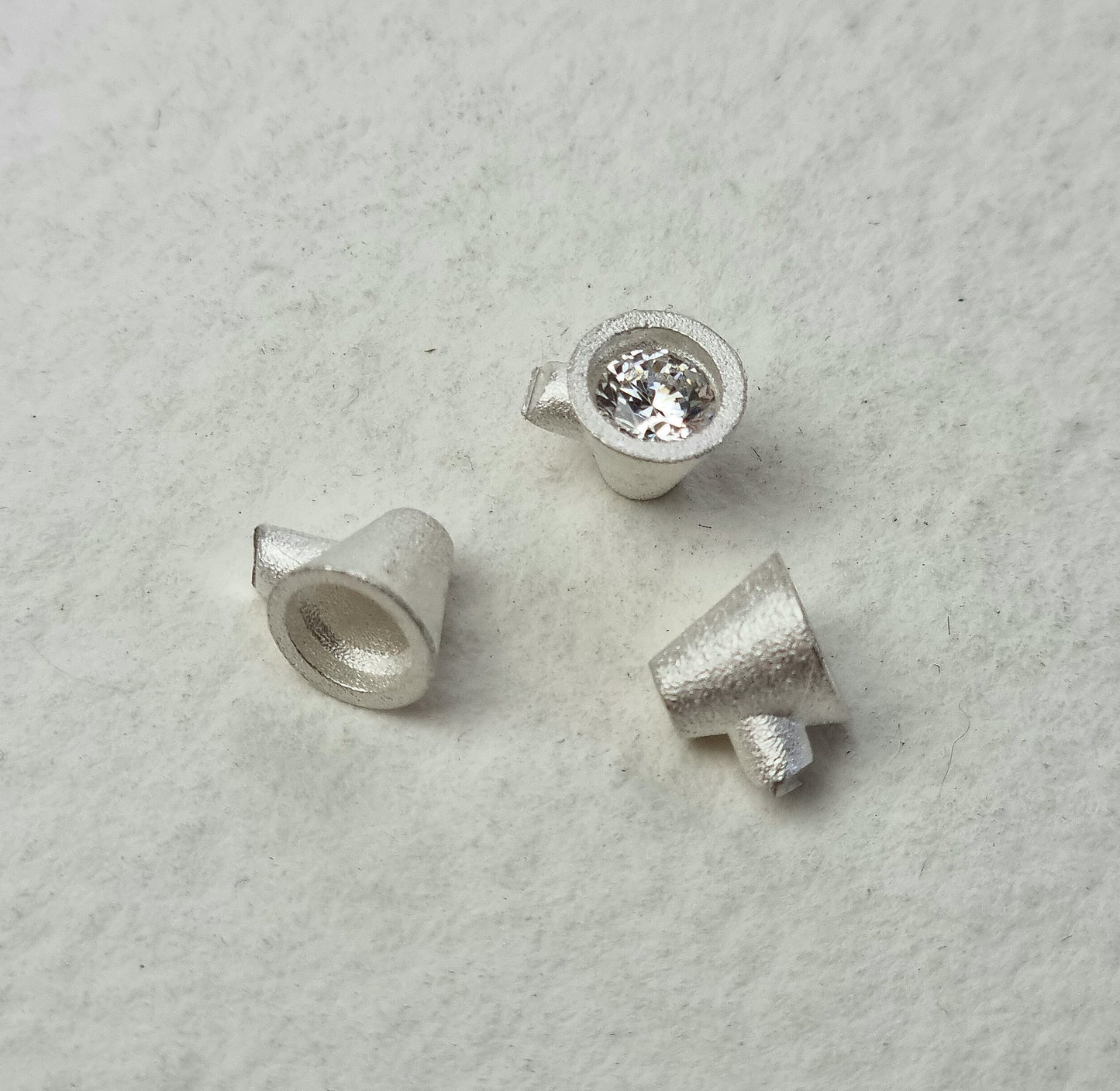 4.5mm Round tapered tall collet sterling silver cast stone setting