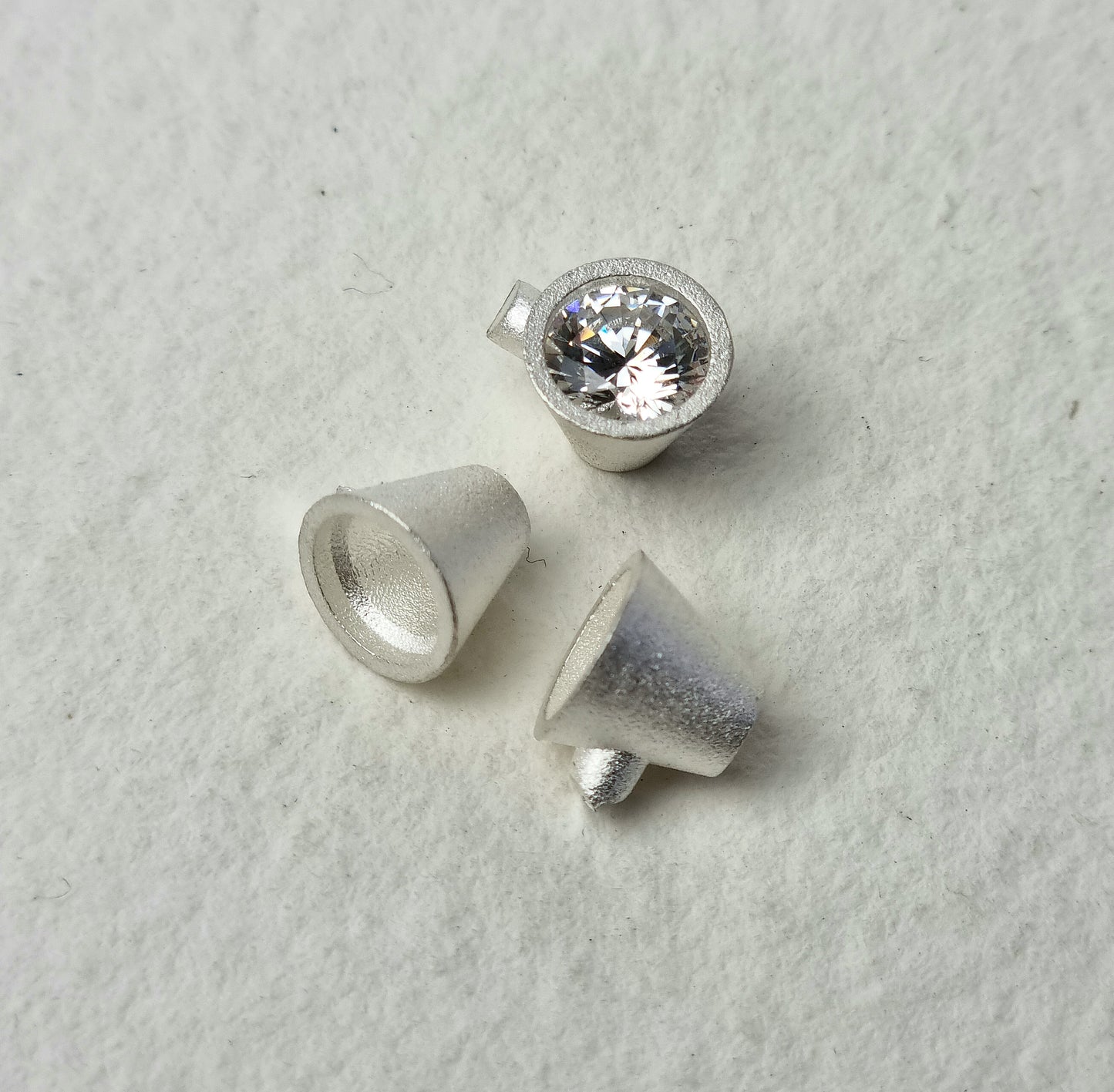 6mm Round tapered tall collet sterling silver cast stone setting