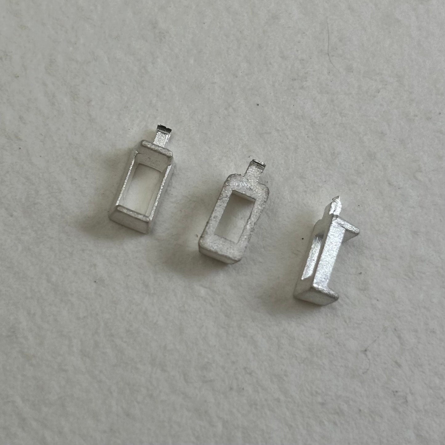 5mm x 3mm  Baguette semi collet sterling silver cast stone setting