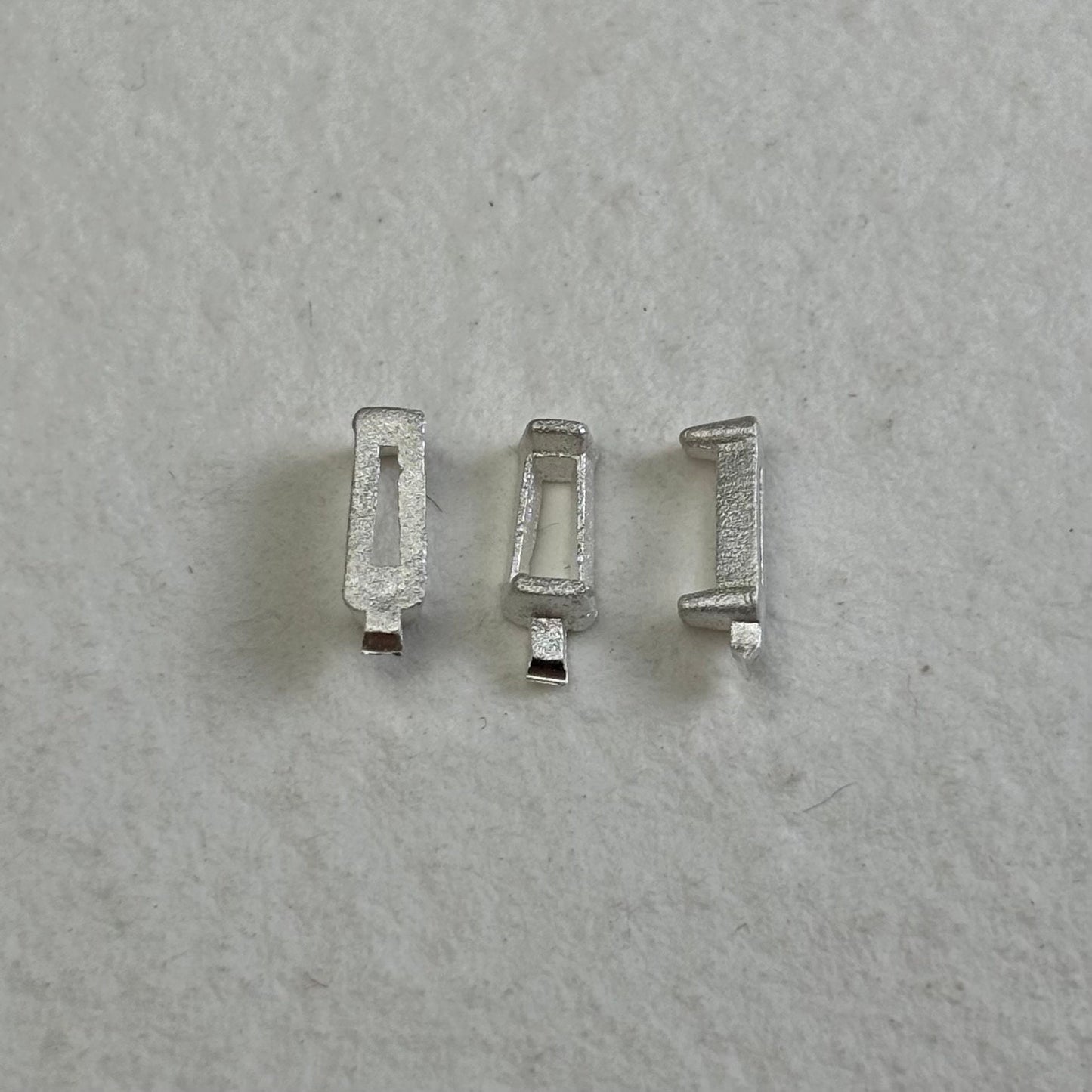 5mm / 1.5mm / 1.5mm Tapered Baguette semi collet sterling silver cast stone setting