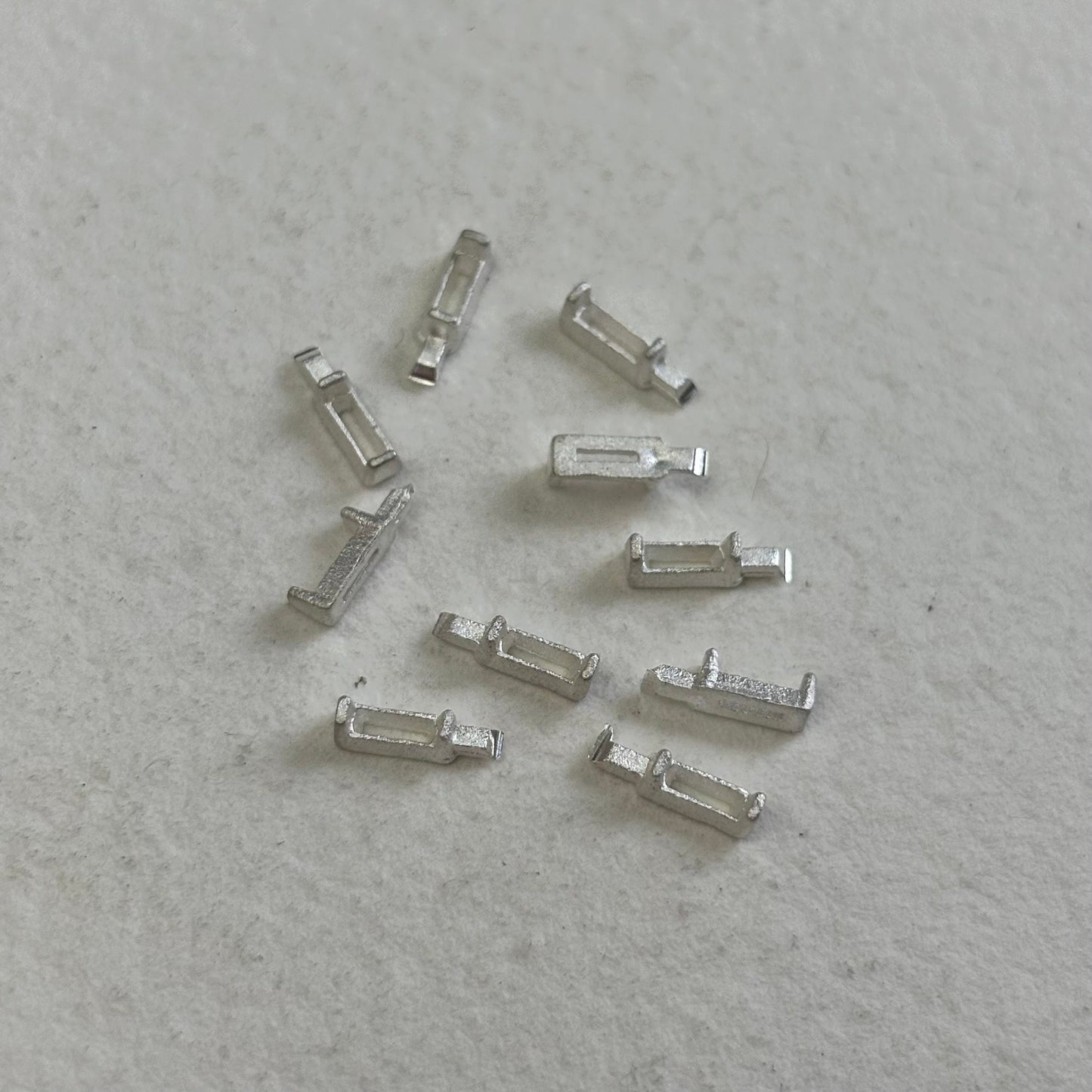 4mm x 1.5mm  Baguette semi collet sterling silver cast stone setting