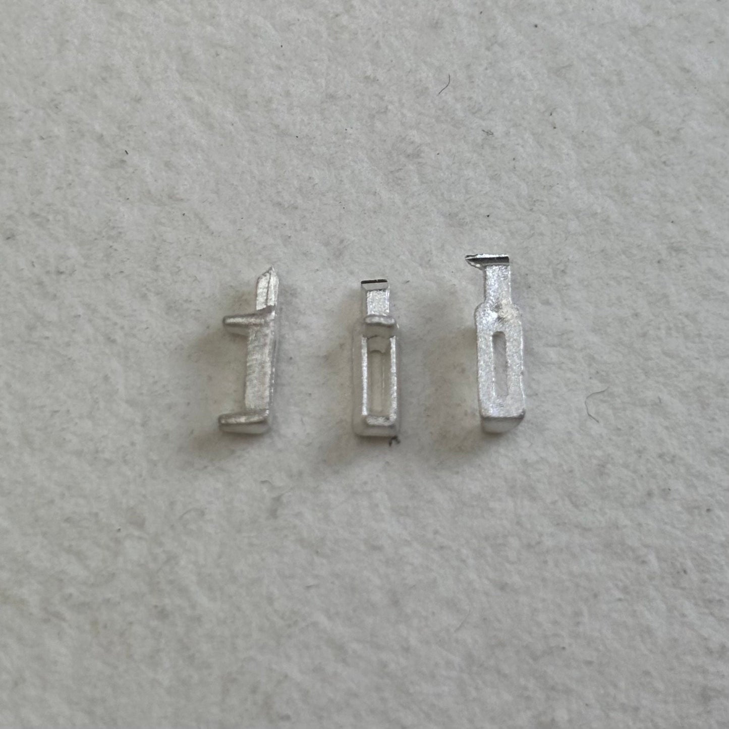 4mm x 1.5mm  Baguette semi collet sterling silver cast stone setting