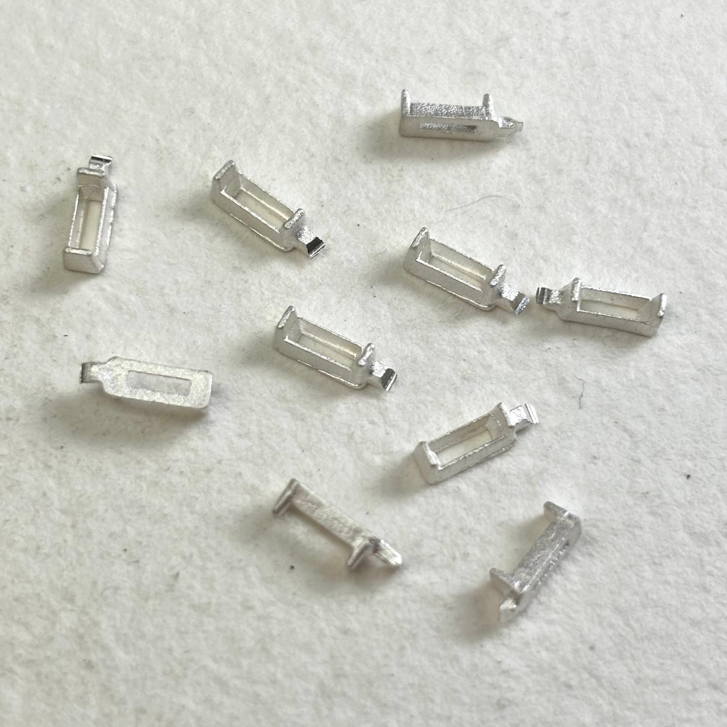 5mm x 1.5mm  Baguette semi collet sterling silver cast stone setting