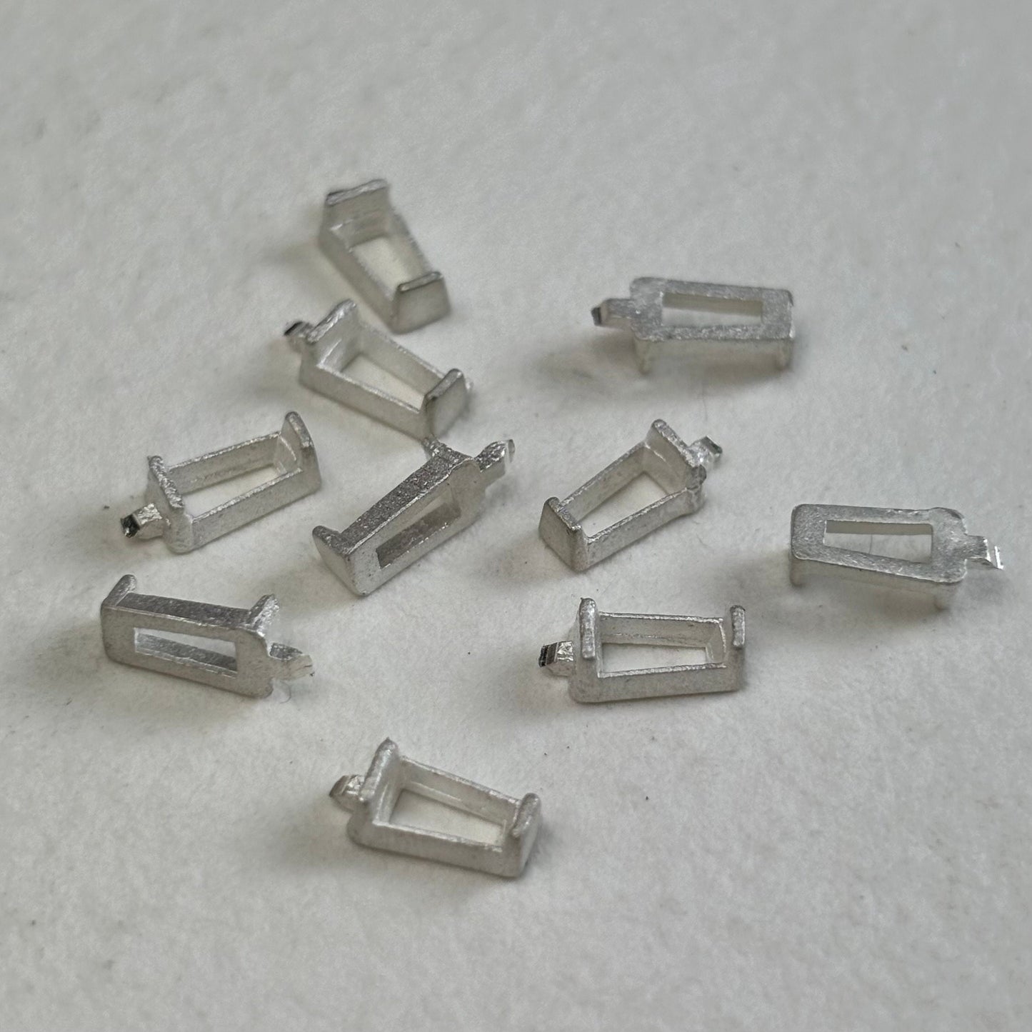 5.5mm / 3mm / 2 mm Tapered Baguette semi collet sterling silver cast stone setting