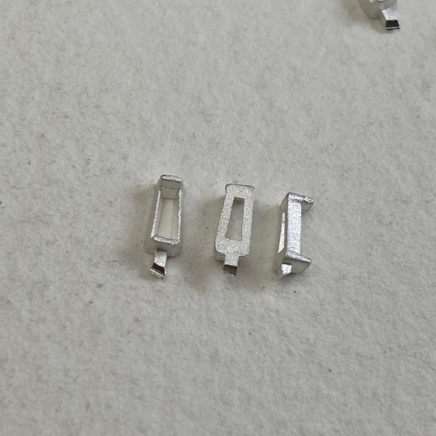 5mm / 2mm / 1.5mm Tapered Baguette semi collet sterling silver cast stone setting