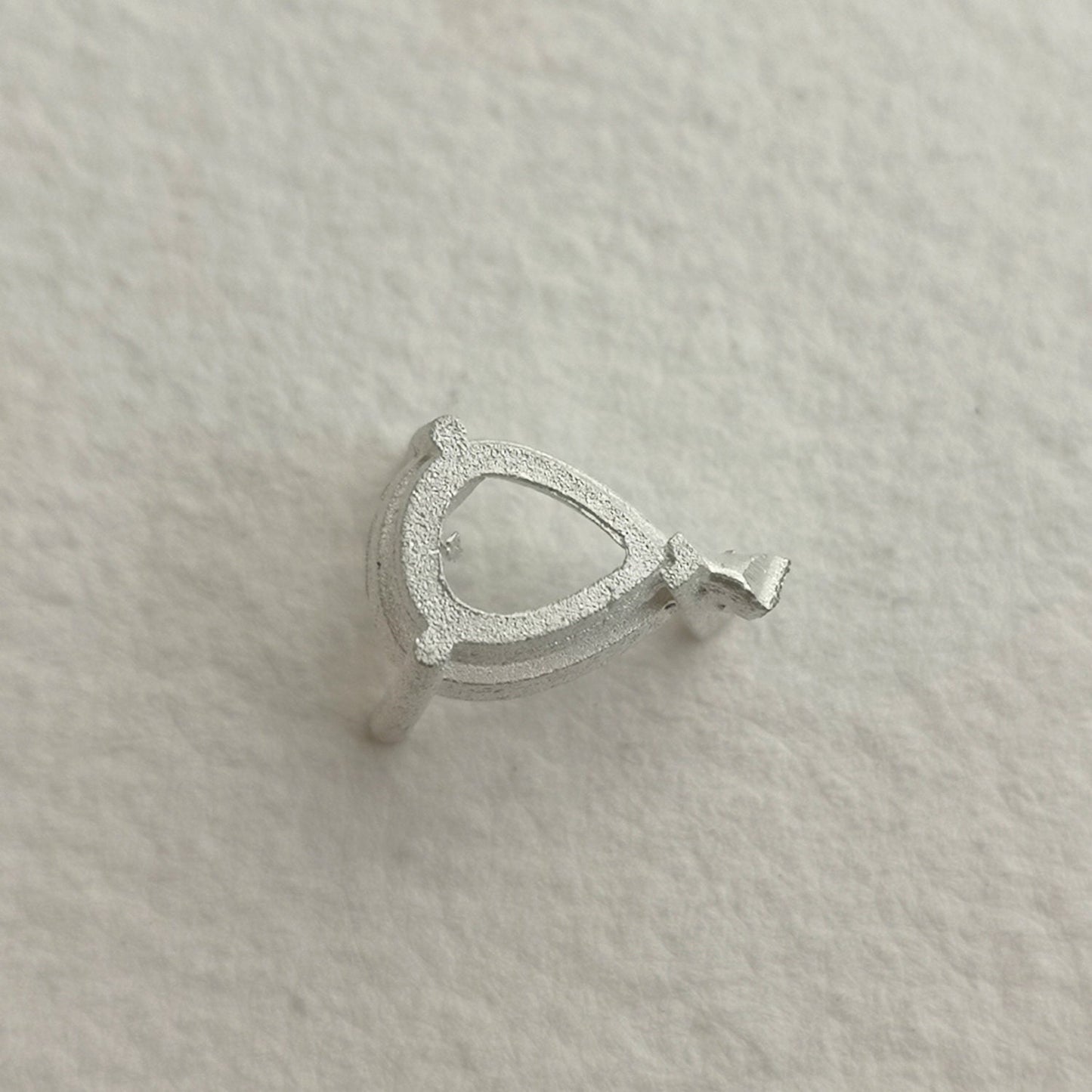 10x8mm Three Claw Pear sterling silver cast stone Setting