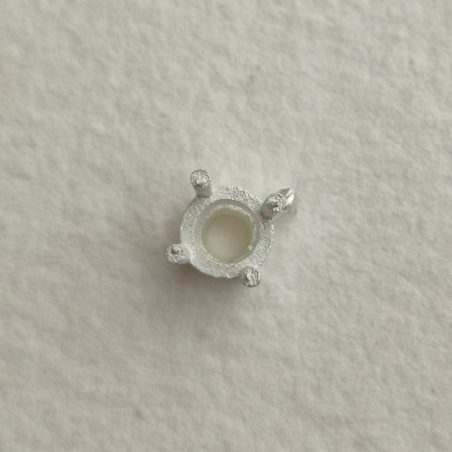 5mm Round 4 claw sterling silver cast stone setting
