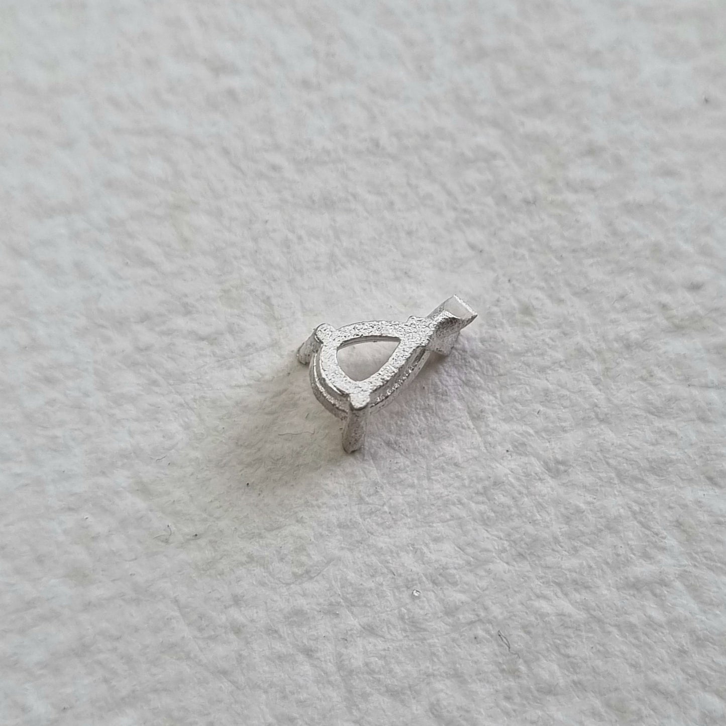 6x4mm Pear 3 claw  sterling silver cast stone setting