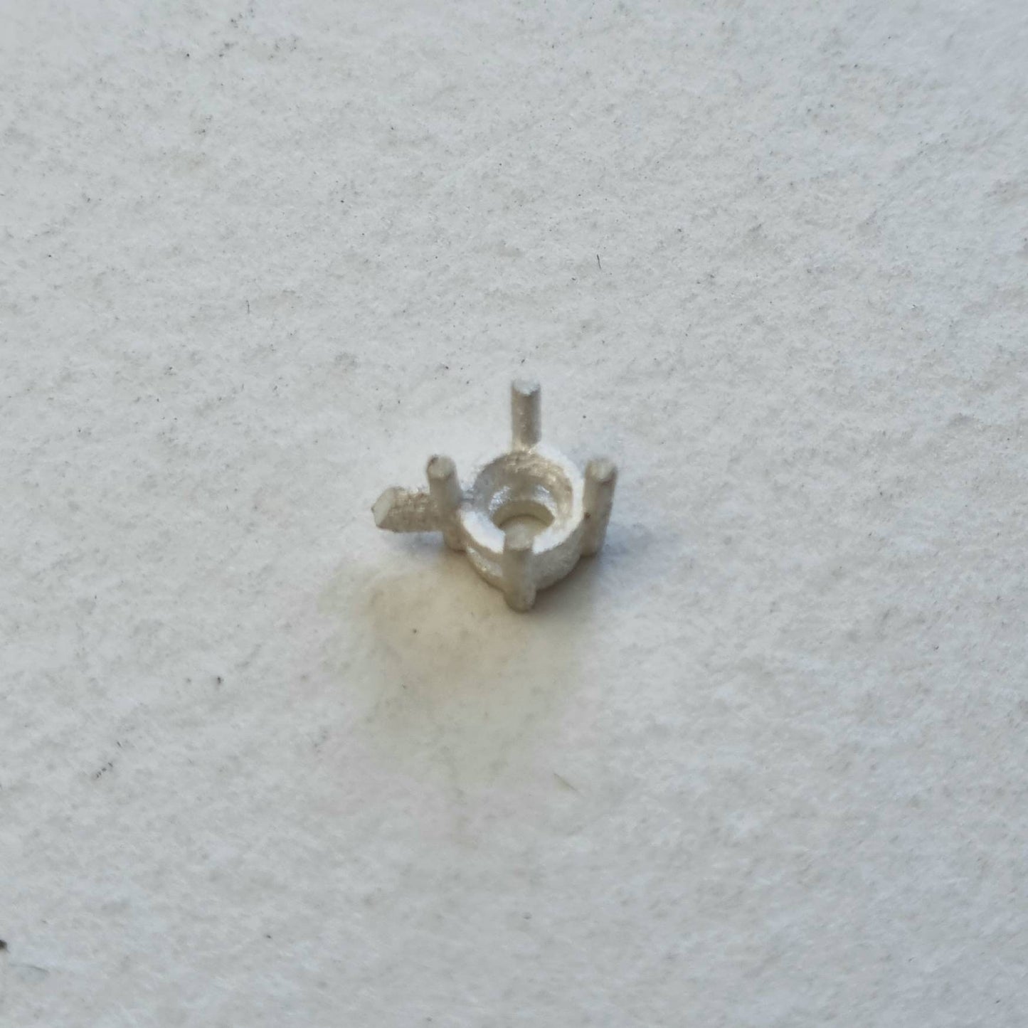 3.5mm Round 4 claw sterling silver cast stone setting