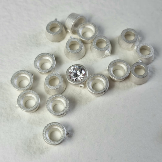 5.5mm - 6mm  Round collet sterling silver cast stone Setting