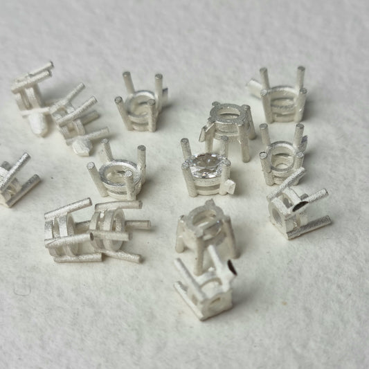 6x4mm Oval 4 claw sterling silver cast stone setting