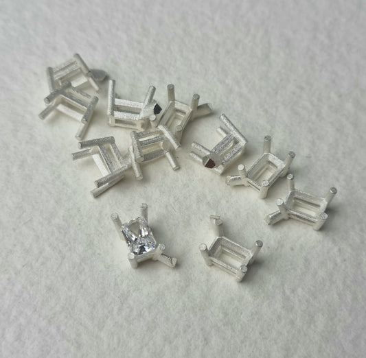 6x4mm Octagon/ Emerald claw sterling silver cast stone Setting