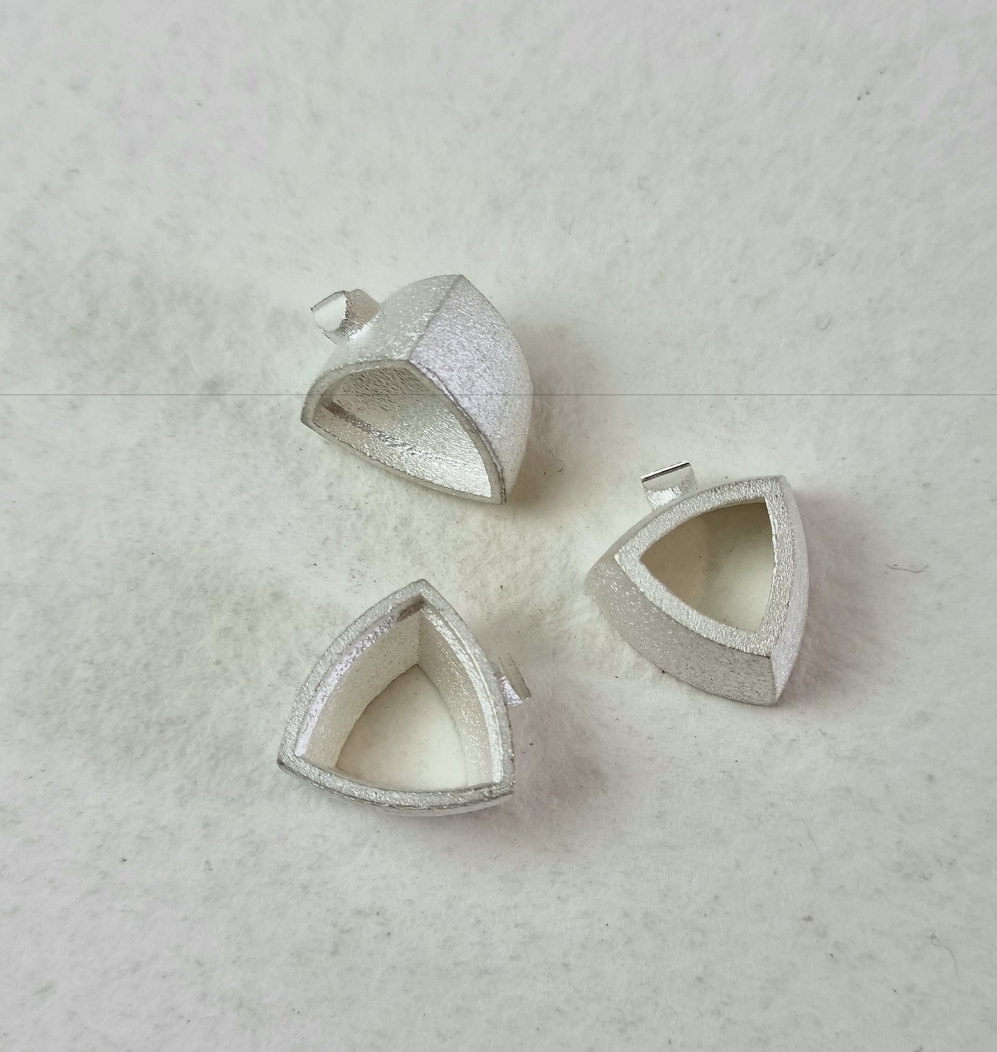 9.5mm Trillion Collet sterling silver cast stone setting